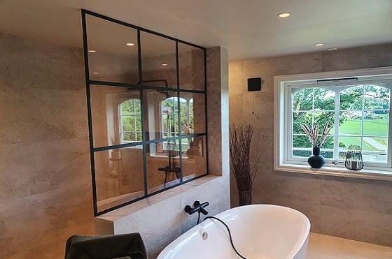 sorte sprosser dusj vegg